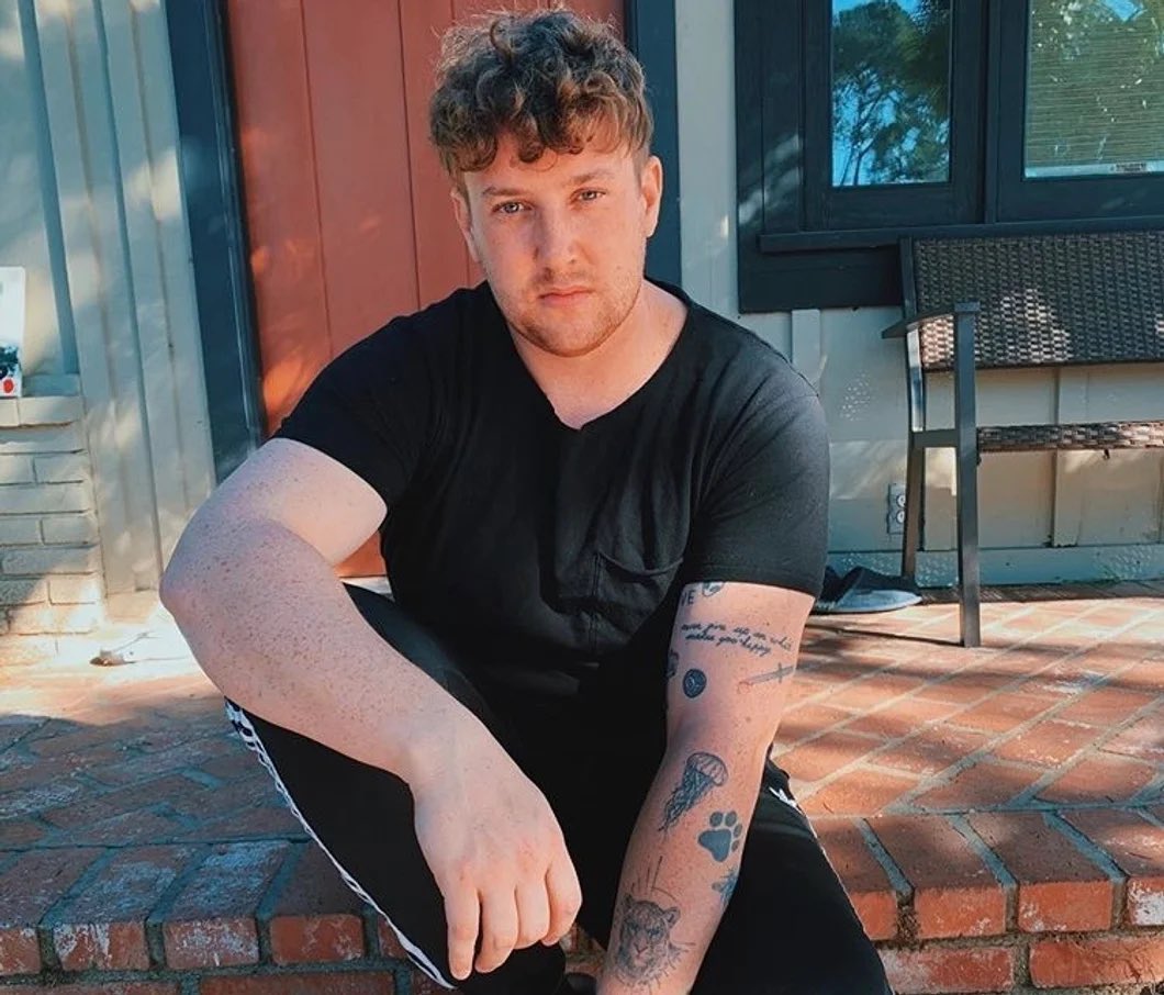 happy birthday cor, i hope you’re partying up there, it’s hard to believe it’s been 5 years since you were down here with us, i miss you every single day my love, today is your day and that’ll never change💙