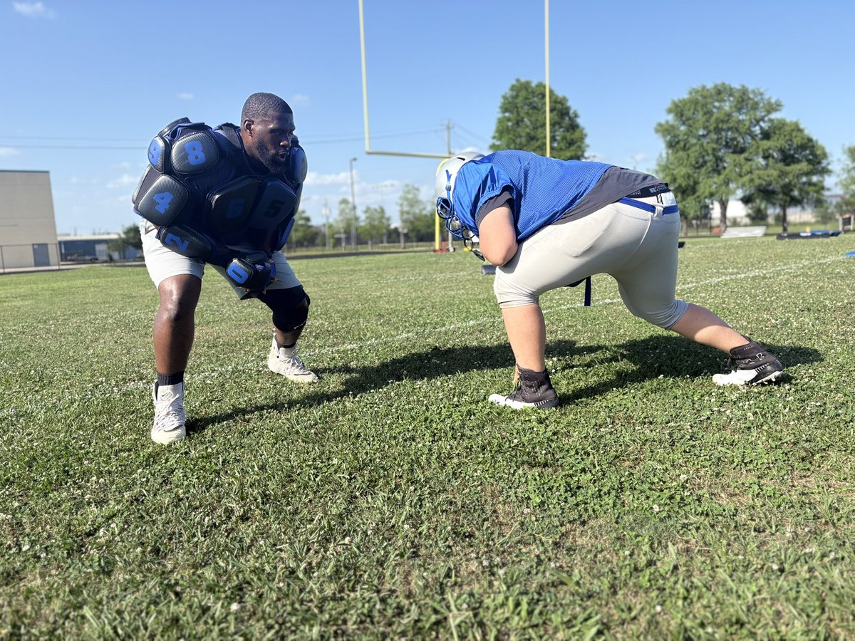 Coach Jarvis Kelley (@1coachkelley) on Twitter photo ⭐️Westbury Football Coaches Spotlight🔦
X-<a href="/CoachCornell1/">Harold Cornell</a>
Coach Harold Cornell
Associate Head Coach/DC/Dline
One of the best young coaches in the game. Brings the energy everyday. Focuses on fundamentals & discipline. Proud to have you on my staff.
#ManTheShip🌊 #GoBigBury🔵⚪️ ⭐️Westbury Football Coaches Spotlight🔦
X-<a href="/CoachCornell1/">Harold Cornell</a>
Coach Harold Cornell
Associate Head Coach/DC/Dline
One of the best young coaches in the game. Brings the energy everyday. Focuses on fundamentals & discipline. Proud to have you on my staff.
#ManTheShip🌊 #GoBigBury🔵⚪️