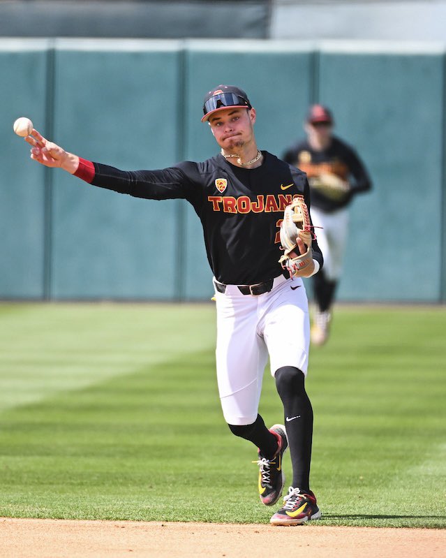USC_Baseball's tweet image. Thank you, @brycegrud! ✌️

#FightOnForever x #SeniorDay