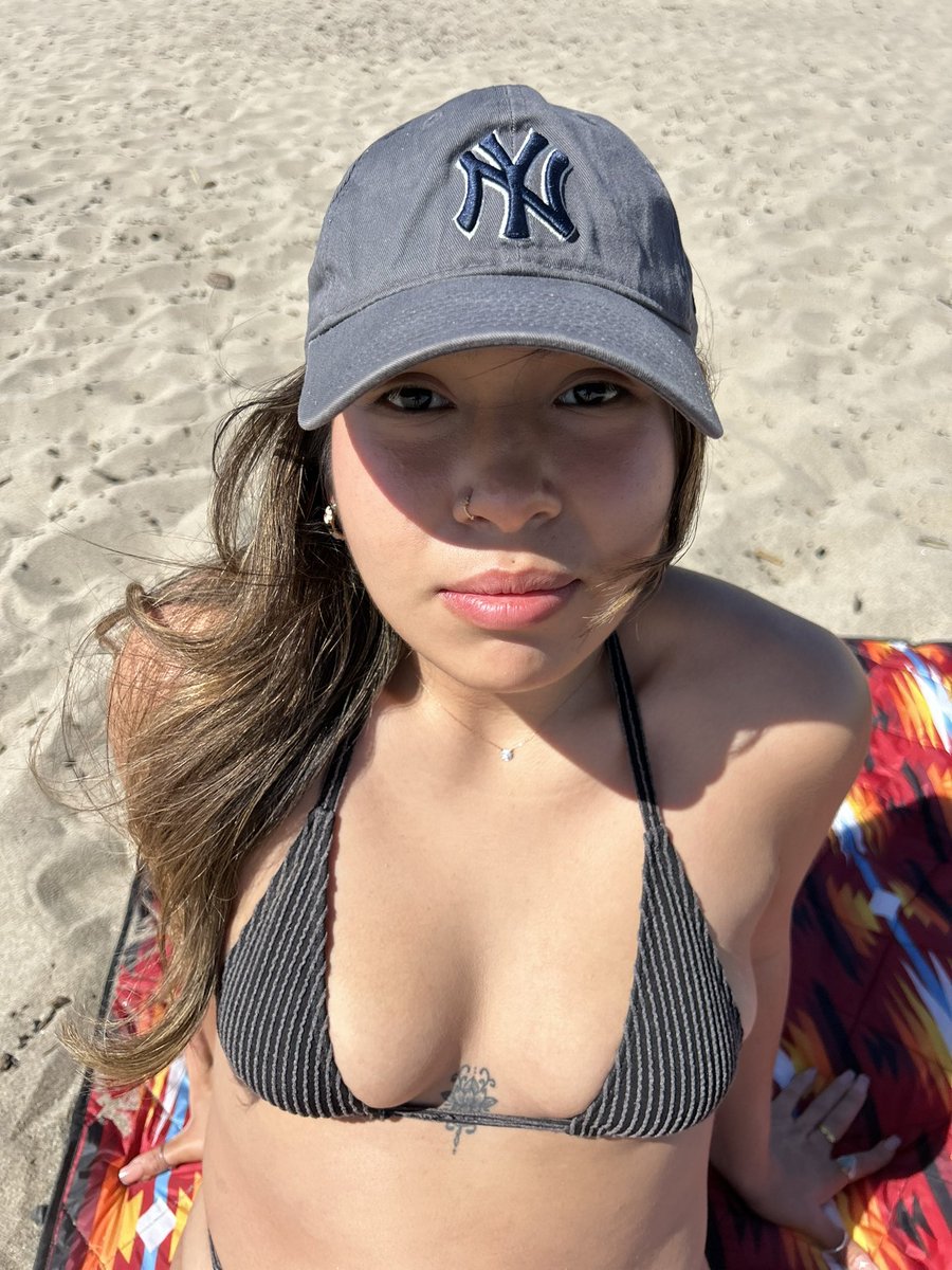 Torisofetch's tweet image. summer loves to see me coming