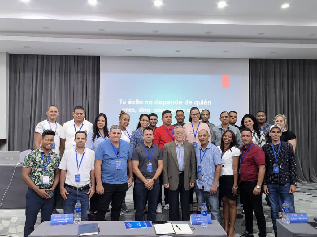 Ministerio de la Industria Alimentaria de Cuba (@minalcuba) on Twitter photo 🇨🇳🤝🇨🇺 ¡Fortaleciendo lazos bilaterales! En el marco del "Curso sobre Producción Pecuaria y Acuícola para Cuba", organizado por el Centro de Cooperación Internacional del Ministerio de Agricultura de China, el <a href="/minalcuba/">Ministerio de la Industria Alimentaria de Cuba</a> presente. 🇨🇳🤝🇨🇺 ¡Fortaleciendo lazos bilaterales! En el marco del "Curso sobre Producción Pecuaria y Acuícola para Cuba", organizado por el Centro de Cooperación Internacional del Ministerio de Agricultura de China, el <a href="/minalcuba/">Ministerio de la Industria Alimentaria de Cuba</a> presente.