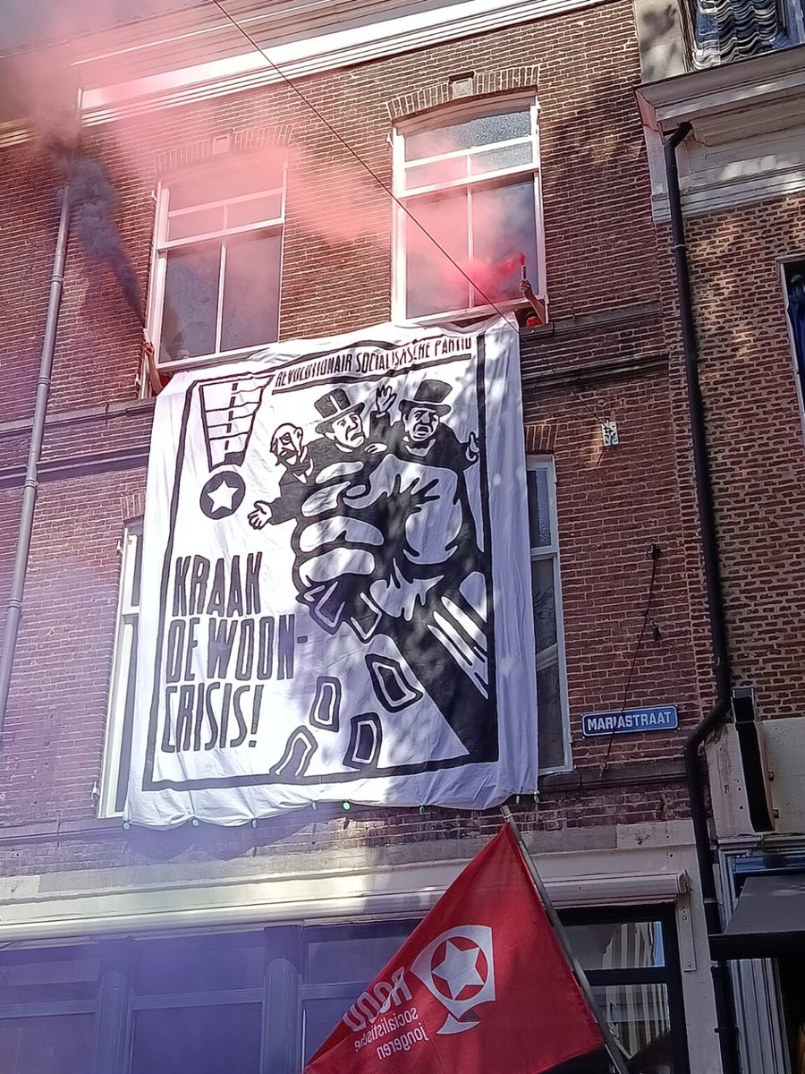 In Utrecht kwamen we in actie, ook in Rotterdam is woonstrijd hard nodig!
"Honderden mensen bij protest voor lagere huren in Utrecht, RSP kraakt pand in Mariastraat" archive.is/6hUGf