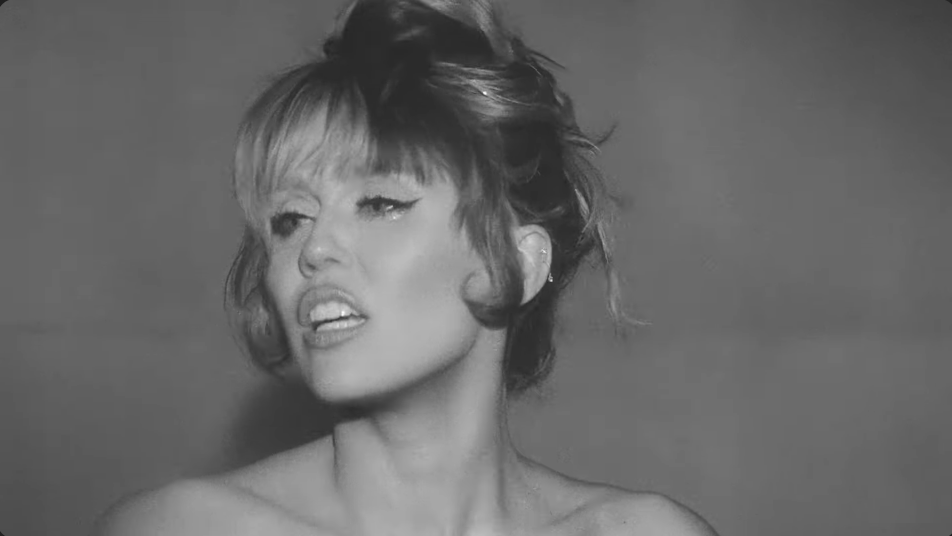 milesangels's tweet photo. ✨ hilo sobre MORE TO LOSE, una balada donde miley cyrus nos cuenta las etapas de su divorcio: pasar de la idealización y negación al dolor y la desilusión hasta llegar a la aceptación ✨ https://t.co/VjeKSg1OWu