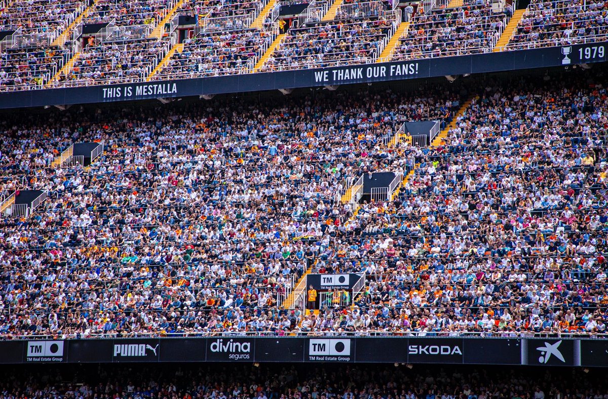 Muy orgulloso de cómo ha vuelto a comportarse el equipo y del increíble cariño de Mestalla. Hoy ya es matemático el objetivo por el que vinimos pero eso no cambiará nuestra forma de competir. AMUNT!
