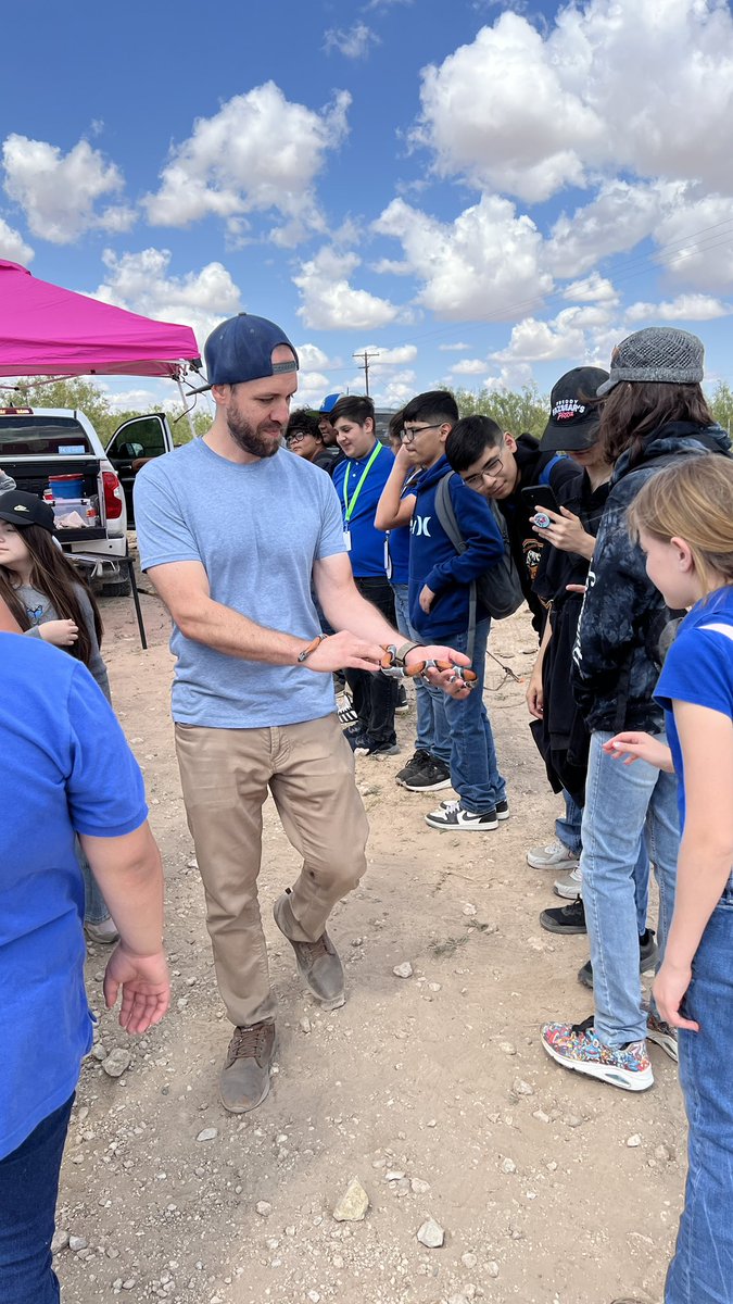 AllystairJones's tweet image. The Science Department collaborated with Soil and Water Conservancy and showed 7 groups of middle school students local snakes
#ocsciencedept #ocallin #ocxchange @OdessaCollege