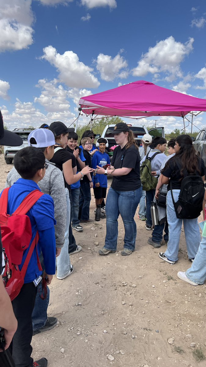 AllystairJones's tweet image. The Science Department collaborated with Soil and Water Conservancy and showed 7 groups of middle school students local snakes
#ocsciencedept #ocallin #ocxchange @OdessaCollege