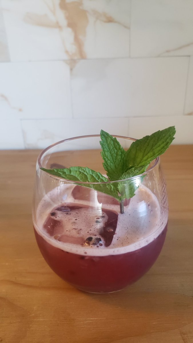 IgnisAnimations's tweet photo. Flowers of Sin: (Jane Doe) 

1oz Elderflower Liquor 
.5oz lime juice
Muddled blackberries 
2 dashes of orange,  chocolate, and agostra bitters 
Garnished with a sprig of mint

#zzz #ZenlessZoneZero #cocktails https://t.co/FpslCKD1Tv