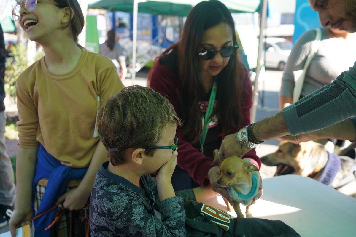 🚐 ¡Seguimos en terreno!
Este sábado, la Feria #TuMunicipioEnTerreno llegó a la Población Yungay con atención en salud, talleres de reciclaje y huertos, orientación en RSH y emprendimiento.
💪 El municipio, contigo y en tu barrio.
#LaGranja #ServiciosMunicipales