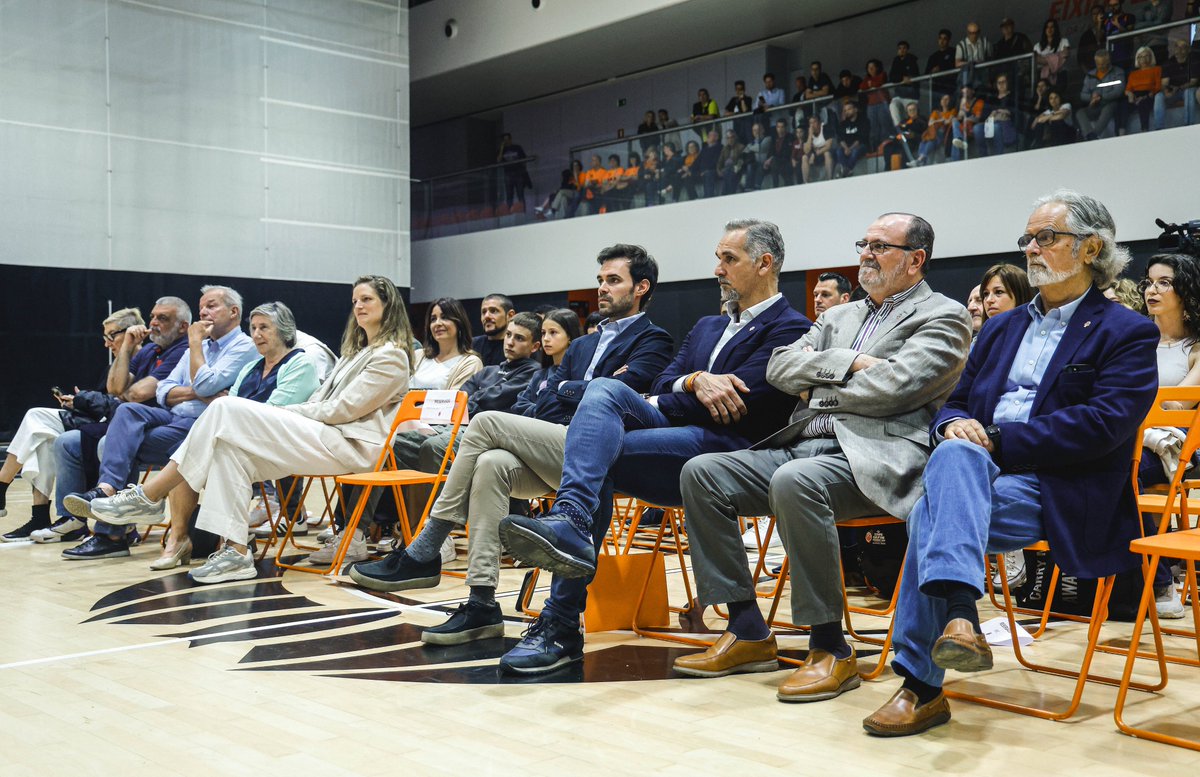 🧡🥹 

La pista 5️⃣ de @lalqueriavbc queda bautizada como la pista Sam Van Rossom (<a href="/SamyV09/">Sam Van Rossom</a>)

📷 Galería <a href="/miguelangelpo67/">MIGUEL ÁNGEL POLO</a> 
🔗 flic.kr/s/aHBqjCdC5c

#SamyDay 🧡