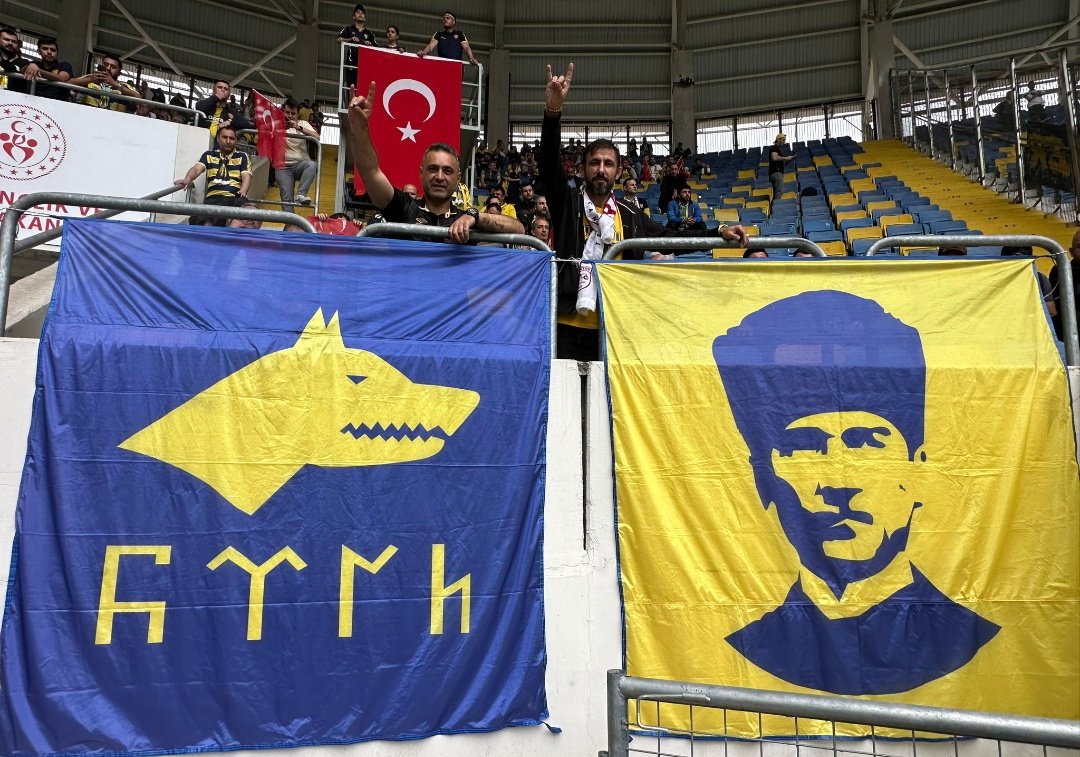 #SONDAKİKA | Ankaragücü - Amedspor maçında Göktürk Bayrağı ve Atatürk pankartı açan Ankaragücü taraftarı ifadeye çağırıldı.