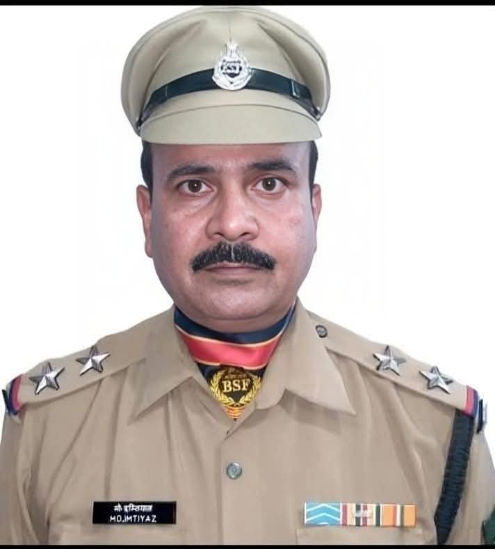 आपकी बहादुरी को सलाम इम्तियाज साहब,
अल्लाह आपकी बेशुमार मगफिरत फरमाए..!!
जम्मू,  में BSF के सब इंस्पेक्टर  मोहम्मद इम्तियाज साहब पाकिस्तान से क्रॉस बॉर्डर फायरिंग के दौरान शहीद। 
अल्लाह मरहूम की मगफिरत अता फरमाए और घरवालों को सब्र -ए - जमील दे।मुल्क आपकी कुर्बानी हमेशा याद रहेगी।