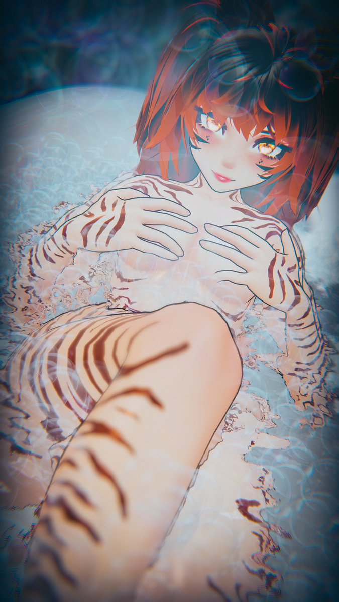 Don't be scared, don't be shy
Come on in, the water's fine