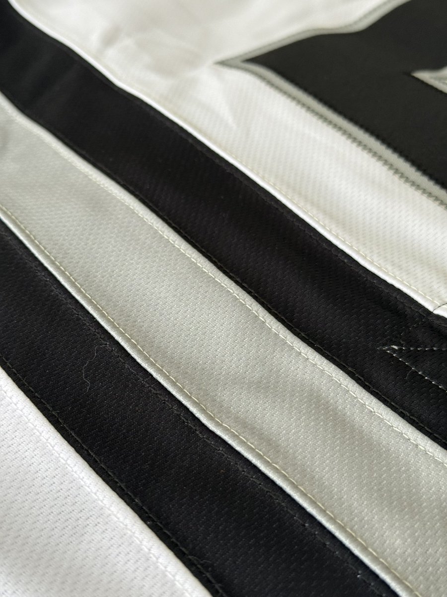 AkrosAthletic's tweet image. See the difference. Feel the difference.

Reach out today and let’s take your team’s next design from vision to reality.

#AkrosAthletic #ProBuild #CutAndSew #CustomHockeyJersey #BuiltToCompete #MadeToPerform #ReachYourPeak #FeelTheDifference #hockey #jerseys #sports