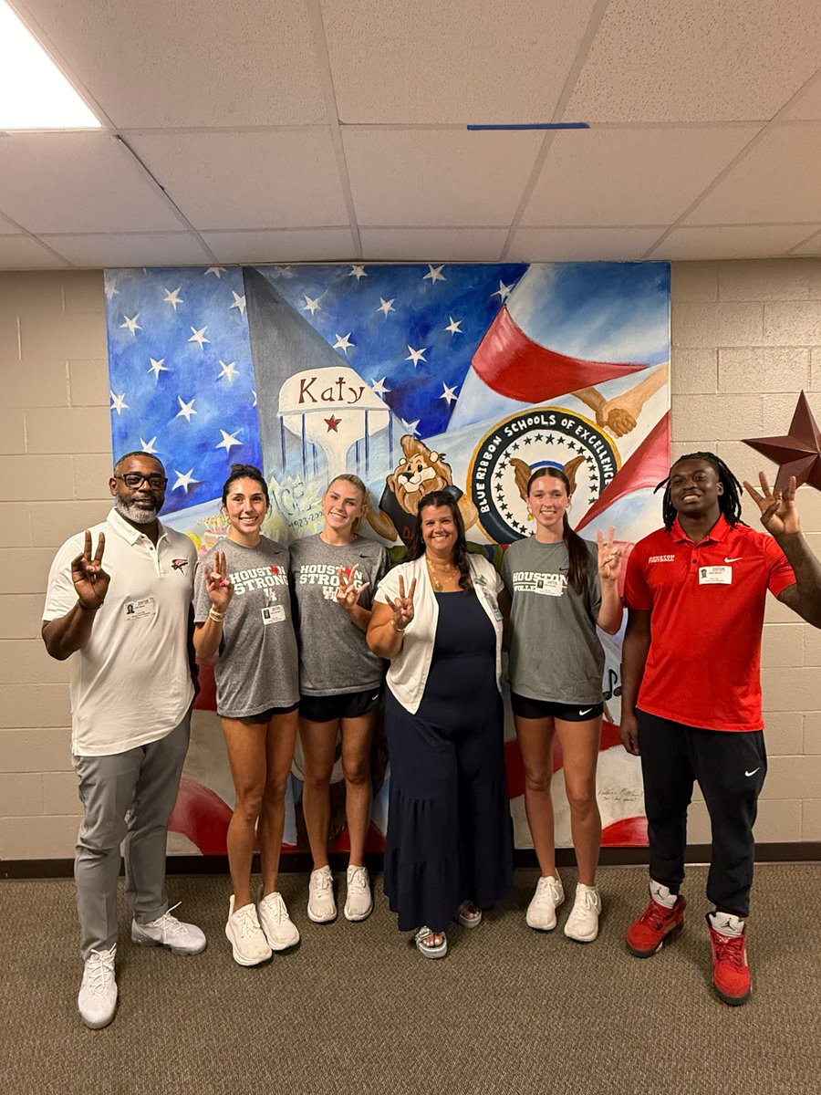 Earl D. White (@caaearlwhite) on Twitter photo Career Day at Mayde Creek Elementary was a whole VIBE! 🏐🏈
Big shoutout to our <a href="/UHCougarFB/">Houston Football</a> and <a href="/UHCougarVB/">Houston Volleyball</a> student-athletes for showing up and showing OUT!
From sharing their stories to signing autographs - <a href="/UHCougars/">Houston Athletics</a> brought the energy & inspiration 💪🏽❤️
<a href="/BEACHAMPIONINC/">Be A Champion, Inc.</a> Career Day at Mayde Creek Elementary was a whole VIBE! 🏐🏈
Big shoutout to our <a href="/UHCougarFB/">Houston Football</a> and <a href="/UHCougarVB/">Houston Volleyball</a> student-athletes for showing up and showing OUT!
From sharing their stories to signing autographs - <a href="/UHCougars/">Houston Athletics</a> brought the energy & inspiration 💪🏽❤️
<a href="/BEACHAMPIONINC/">Be A Champion, Inc.</a>