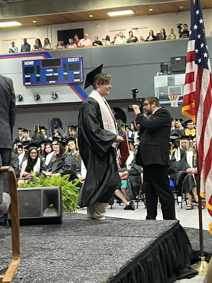 GoDragons1903's tweet image. Congratulations to our Middle College Graduates! This morning, five CHS students walked across the stage at Roane State’s Commencement Ceremony—earning their associate degrees before graduating high school! Jacob Burinda, Aiden Hepworth, Ella Hill, Lily Hill, and Ellie Yarbrough!