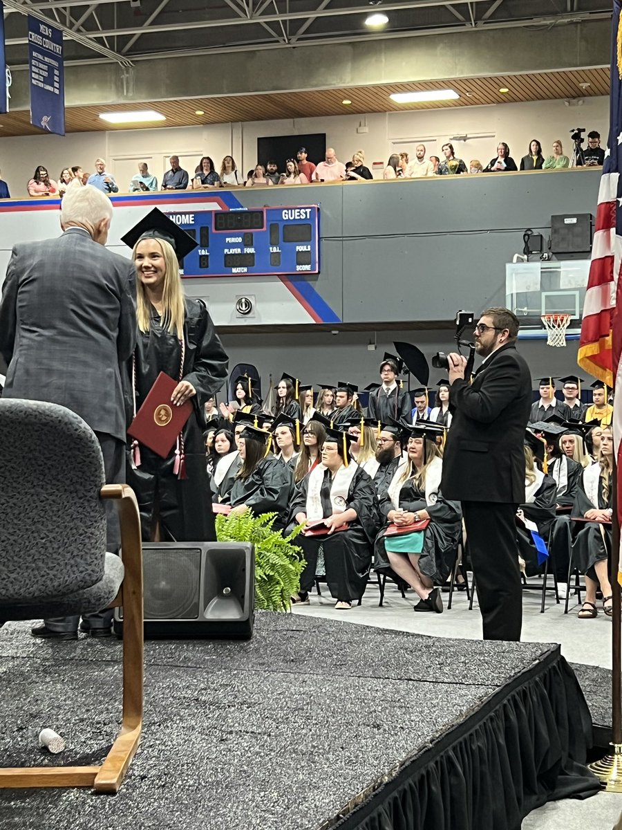 GoDragons1903's tweet image. Congratulations to our Middle College Graduates! This morning, five CHS students walked across the stage at Roane State’s Commencement Ceremony—earning their associate degrees before graduating high school! Jacob Burinda, Aiden Hepworth, Ella Hill, Lily Hill, and Ellie Yarbrough!