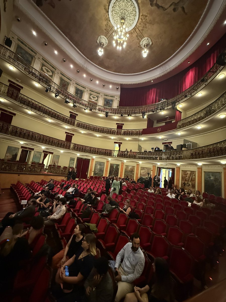 Pixelatl (@pixelatl) on Twitter photo En media hora empiezan los <a href="/PremiosQuirino/">Premios Quirino</a>
Ya se está empezando a llenar el teatro para reconocer a lo mejor de la animación Iberoamericana.
No te pierdas la transmisión en vivo desde:
youtube.com/live/54DvRJqdX…
#EncantaElMundo En media hora empiezan los <a href="/PremiosQuirino/">Premios Quirino</a>
Ya se está empezando a llenar el teatro para reconocer a lo mejor de la animación Iberoamericana.
No te pierdas la transmisión en vivo desde:
youtube.com/live/54DvRJqdX…
#EncantaElMundo