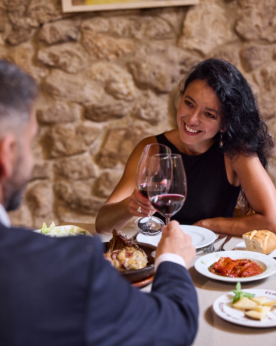 ¡Orgullo de sabor!🍷

Una pausa para disfrutar de la gastronomía que nos define: la Ribera del Duero🙌

#Enoturismo #RiberaDelDuero #Ribérate