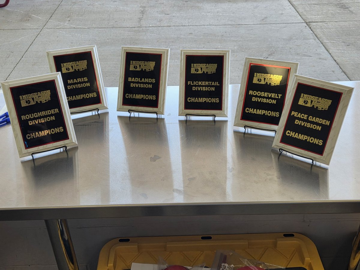 Hardware day at Midseason Madness thanks to <a href="/crowntrophyfm/">Crown Trophy</a>!