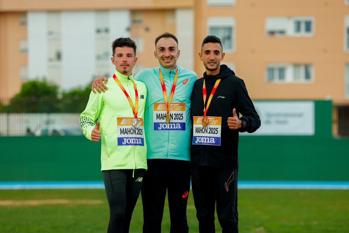 🏆 Podio 10000m absoluto 🚹 #CEfondo 

🥇 Eduardo Menacho ⏱️ 28:23.60
🥈 <a href="/AaronLasHeras/">Aaron Las Heras</a> ⏱️ 28:26.47
🥉 <a href="/IliasFifa/">Ilias Fifa</a> ⏱️ 28:28.14

📊 bit.ly/3SrebyH
📺 <a href="/LaLigaPlus/">LALIGA+</a>
