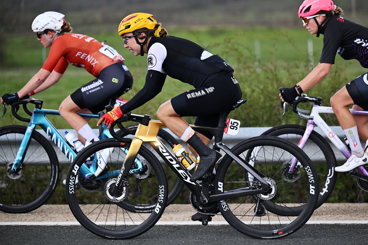 Vandaag voelde ik me niet helemaal fit in de laatste etappe van <a href="/LaVueltaFem/">La Vuelta Femenina by Carrefour.es</a> en daarom in overleg met ploegleiding <a href="/UnoXteam/">Uno-X Mobility Cycling</a> afgestapt. ❌ #LaVueltaFemenina 

anouskakoster.nl/vuelta-femenin…

Foto: Getty Images