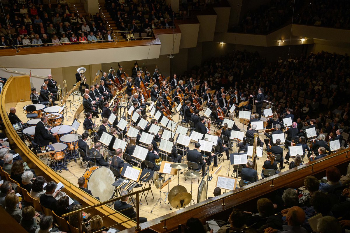 Ibermúsica (@ibermusica_es) on Twitter photo Magnífico concierto ayer con el debut de <a href="/GustavoDudamel/">Gustavo Dudamel</a> con <a href="/londonsymphony/">London Symphony Orchestra</a> con una Titán de Mahler emocionante 😍. El lunes cerraremos temporada con estos gradisimos músicos y obras de R.Strauss y Ravel.
Fotos: Rafa Martín
Gracias <a href="/fundacionmutua/">FundaciónMutuaMad</a> por vuestro apoyo Magnífico concierto ayer con el debut de <a href="/GustavoDudamel/">Gustavo Dudamel</a> con <a href="/londonsymphony/">London Symphony Orchestra</a> con una Titán de Mahler emocionante 😍. El lunes cerraremos temporada con estos gradisimos músicos y obras de R.Strauss y Ravel.
Fotos: Rafa Martín
Gracias <a href="/fundacionmutua/">FundaciónMutuaMad</a> por vuestro apoyo