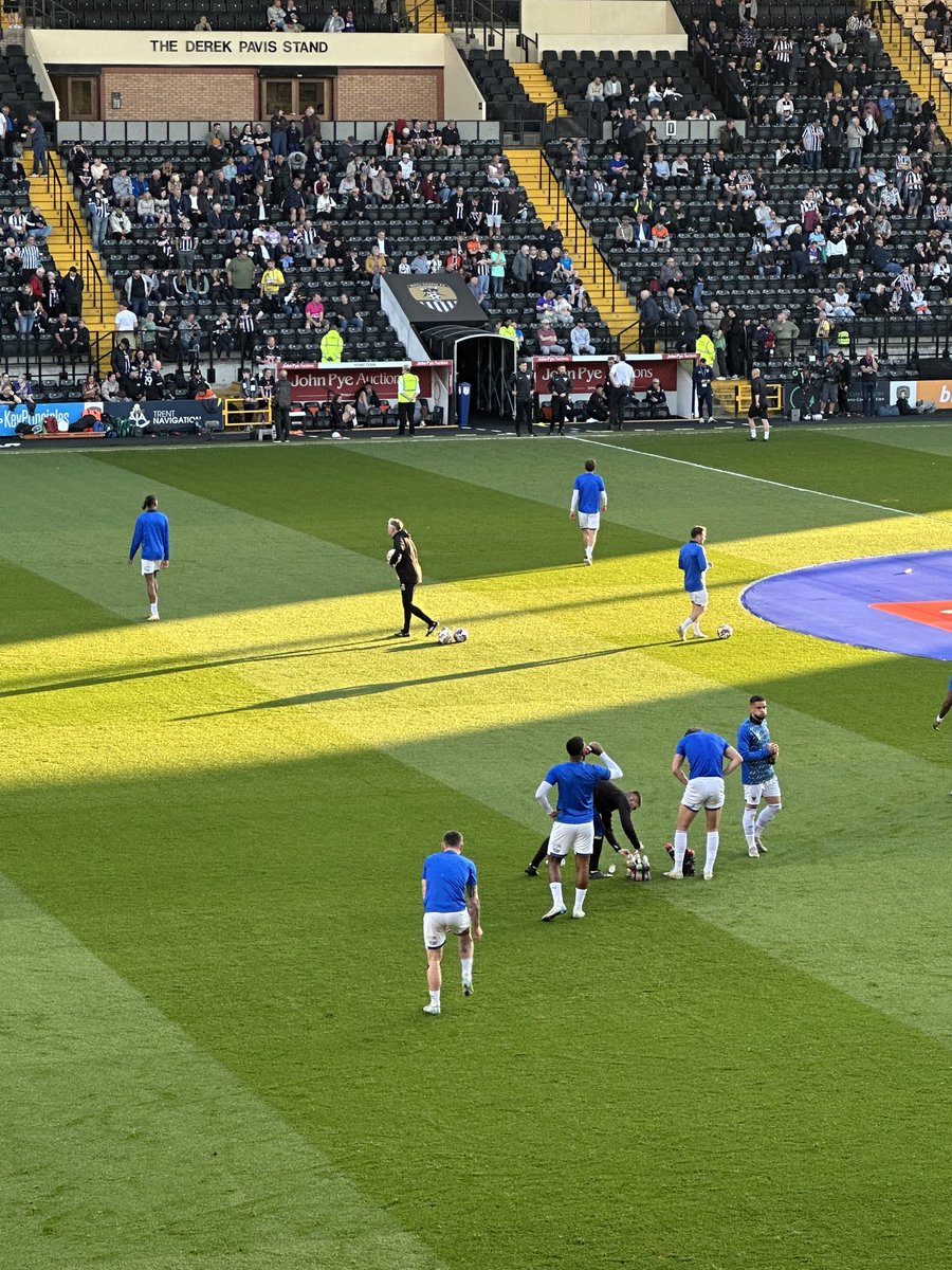 Come on you Dons!! #COYD ⁦<a href="/AFCWimbledon/">AFC Wimbledon</a>⁩