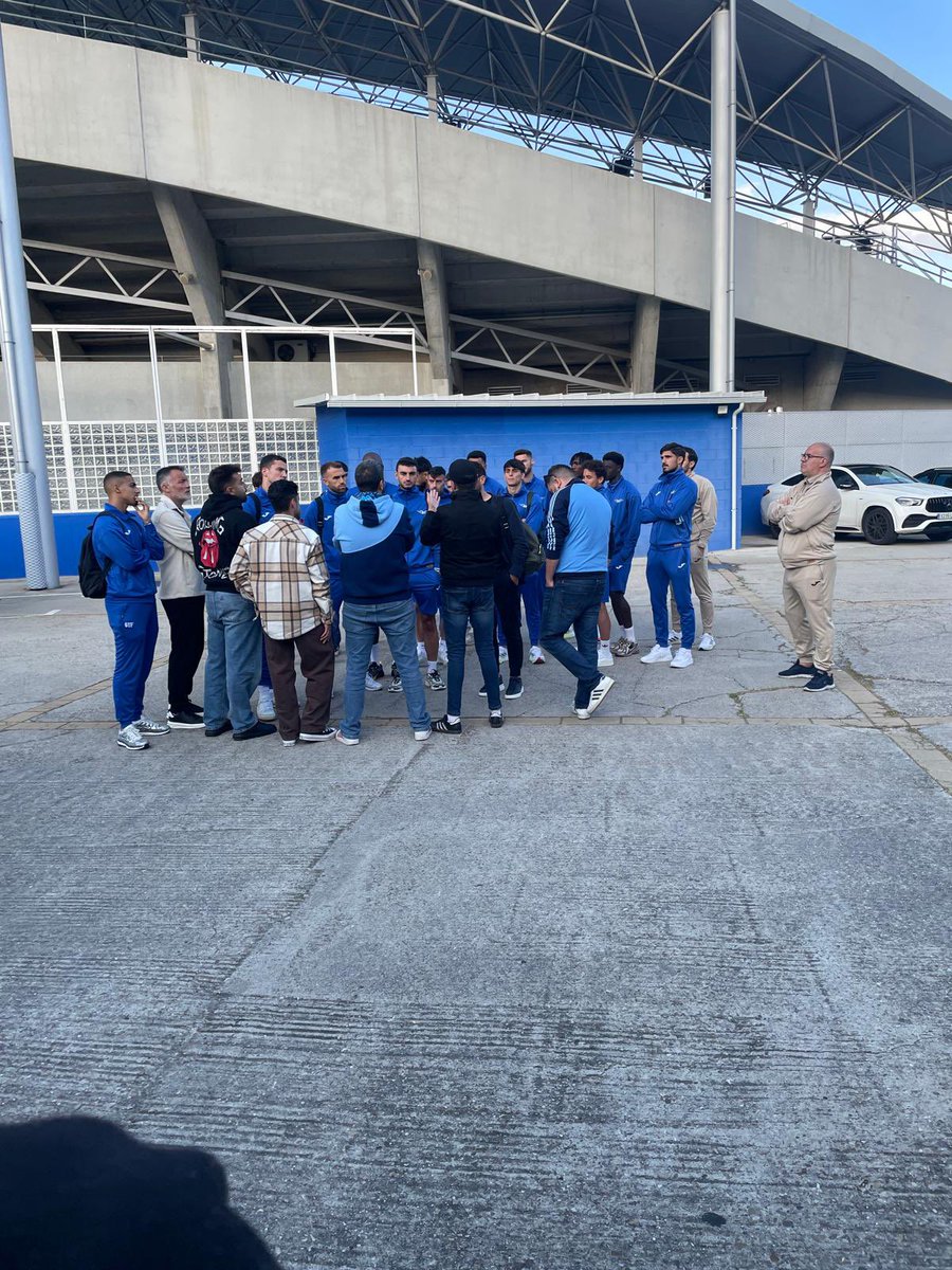 El esfuerzo no se negocia.

Ya es hora de sentir la presión de la afición getafense.

Los que siempre hemos estado y seguiremos estando aquí somos nosotros.