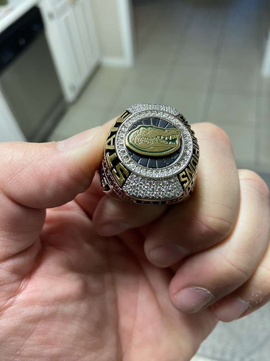 Proud of this group of OL/TEs!!! 💍🐊