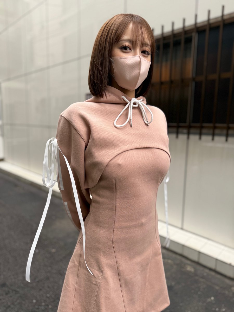 この服ノー◯”ラだとポロリしかしない.. https://t.co/7EQdNtzRT0