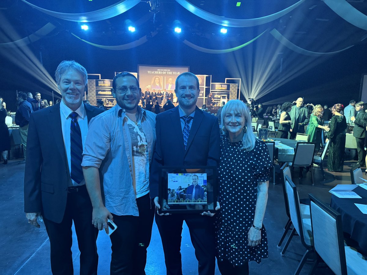 ππΌπ» ππΉπΌπΏπ²π (@jonflores_ep) on Twitter photo We are so proud of @BeetsDerek. Congratulations on being <a href="/JohnDrugan_PK8/">John Drugan PK-8</a> Teacher of the Year! We are so proud of @BeetsDerek. Congratulations on being <a href="/JohnDrugan_PK8/">John Drugan PK-8</a> Teacher of the Year!