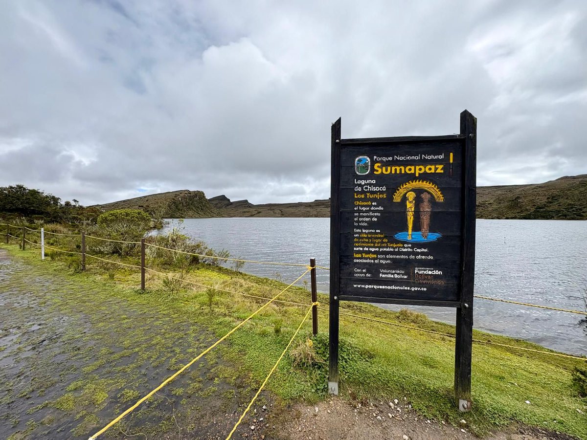 wash_canada's tweet photo. On Day 5 of the #NSERC_CREATE #WASHFieldSchool, we visited the El Dorado #DrinkingWaterTreatment plant with @AcueductoBogota. The energy used for treatment processes is being upgraded to solar!

The trip took us to Sumapaz Páramo—a drinking water source with breathtaking views. https://t.co/wtjyxDVkIR