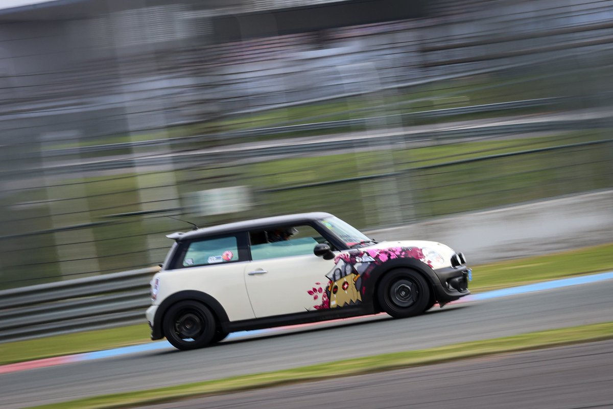 YU4N16's tweet photo. mini r56s 6mt 
zenless zone zero痛車
#minir56 #r56s https://t.co/WjChgXyubY