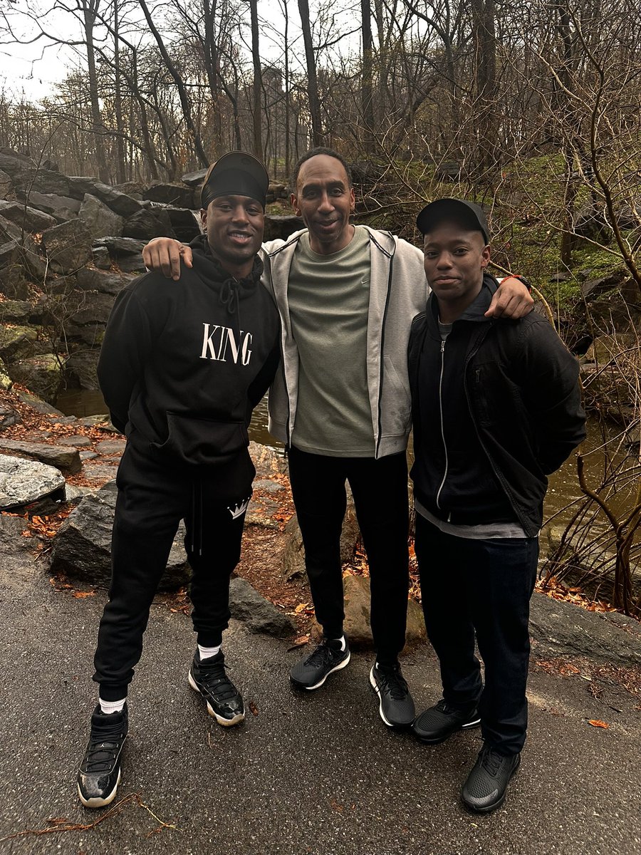 Dasanfrazier7's tweet photo. Law and order szn 24 episode 21. “Tough love” Stephen A. Smith played my pops. https://t.co/OeSV5pcBTt