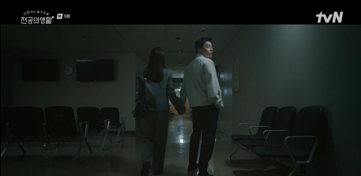 songhwascrocs's tweet photo. ANOTHER IKSONG WALK FOR THE BOOKS 🩷 https://t.co/q4jw2aAzrb
