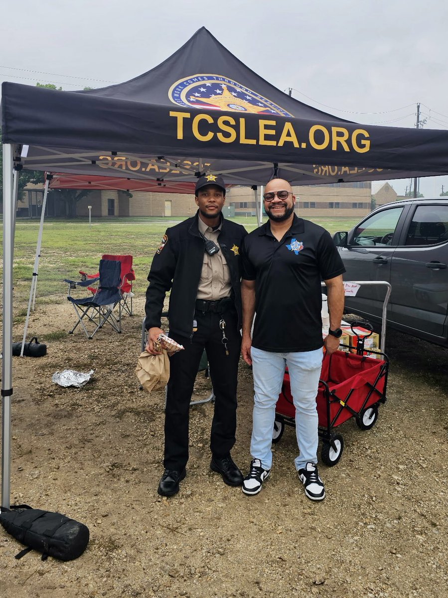 Tcslea912's tweet photo. Correctional Officer Week Appreciation

This week, we at TCSLEA proudly honor the dedication and sacrifice of our correctional officers. Your commitment to safety, order, and service does not go unnoticed.
To show our appreciation, TCSLEA will be providing lunch and dinner to all https://t.co/cxTMWHd8J9