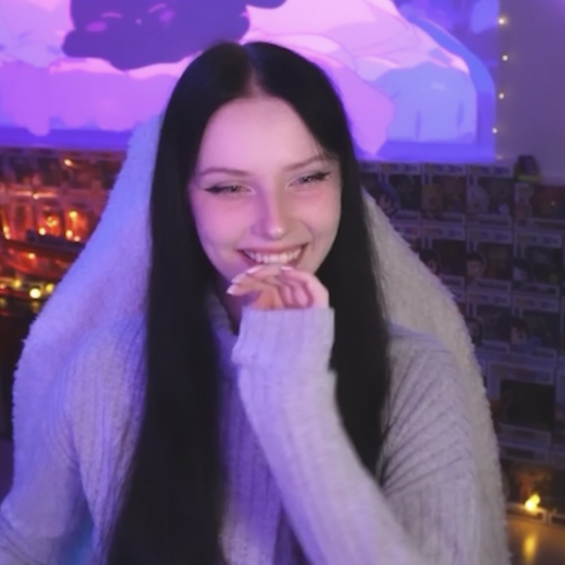 She was really giggling 🤭 
-~-~-~-~-~-~-~-~-~-~-~-~-~-~-~-~-~-~-
#gamer #streamer #twitch #youtube #vlog #egirl #cosplay #cosplayer #womengamer #anime #kpop #manga #blackhair #irl #aussie #cute #cutegirl #livestream