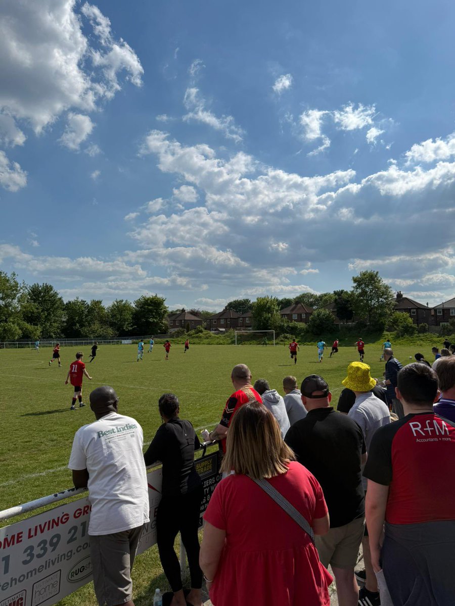 6-0 <a href="/finlay/">Jeff Finlay</a> with the 6th the crowd is swelling
