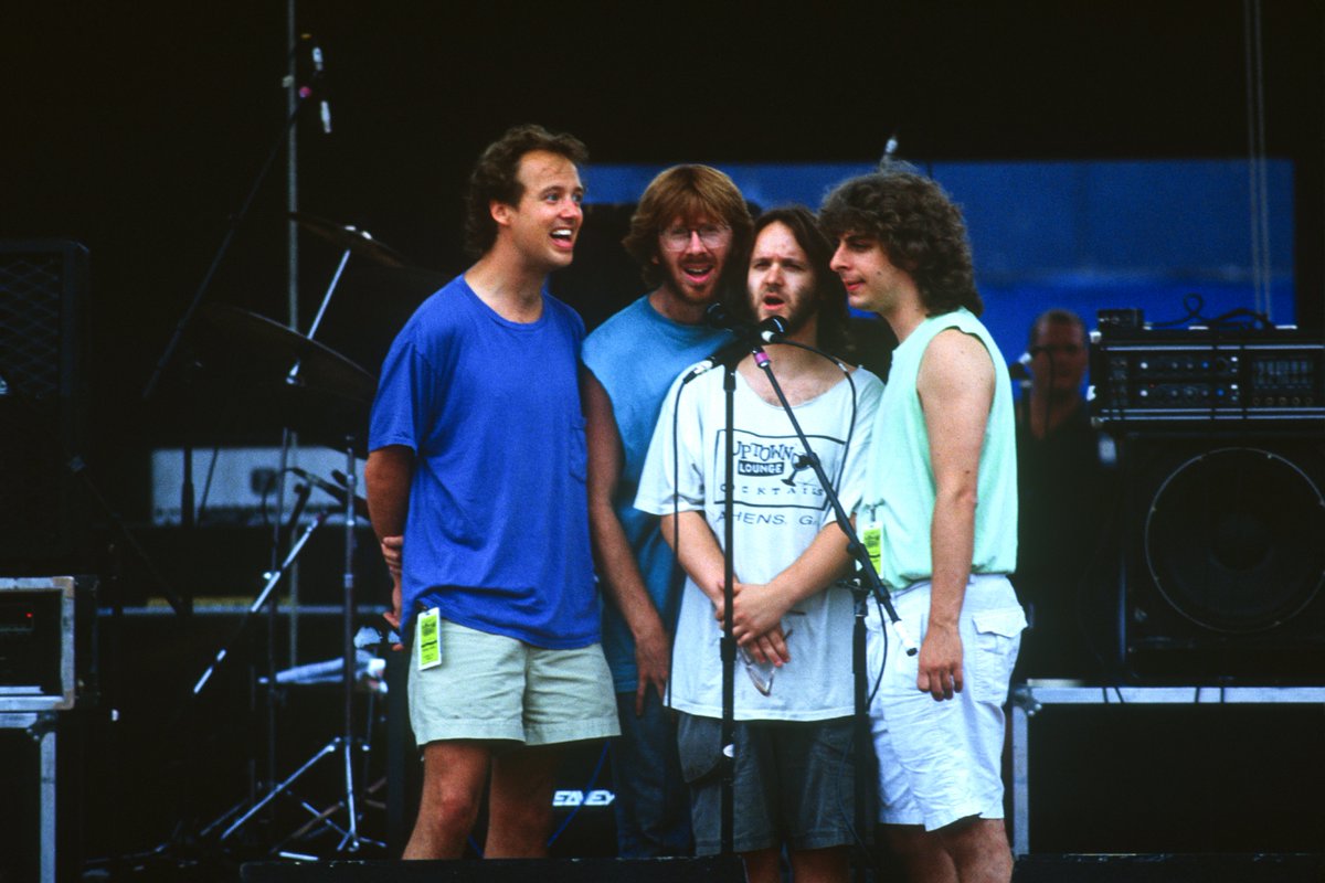 John <a href="/mulaney/">John Mulaney</a> tells Rolling Stone why <a href="/phish/">Phish</a> should be in the Rock &amp; Roll Hall of Fame.

"The music they introduced my generation to was hugely important. I learned to be eclectic from them. They're just good for music and they have been for decades."

🔗 rollingstone.com/music/music-fe…