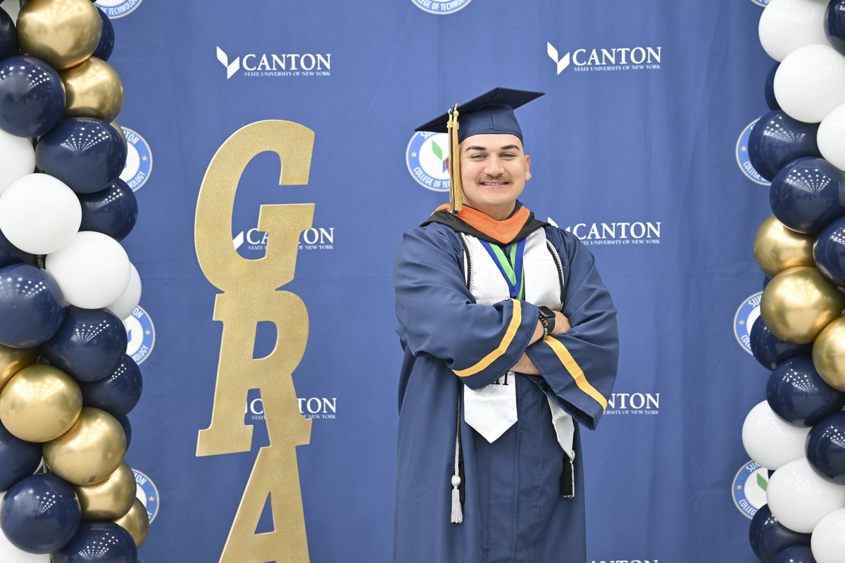 The #classof2025 is ready to take the stage at our 117th Commencement Ceremony. Let’s go Roos!