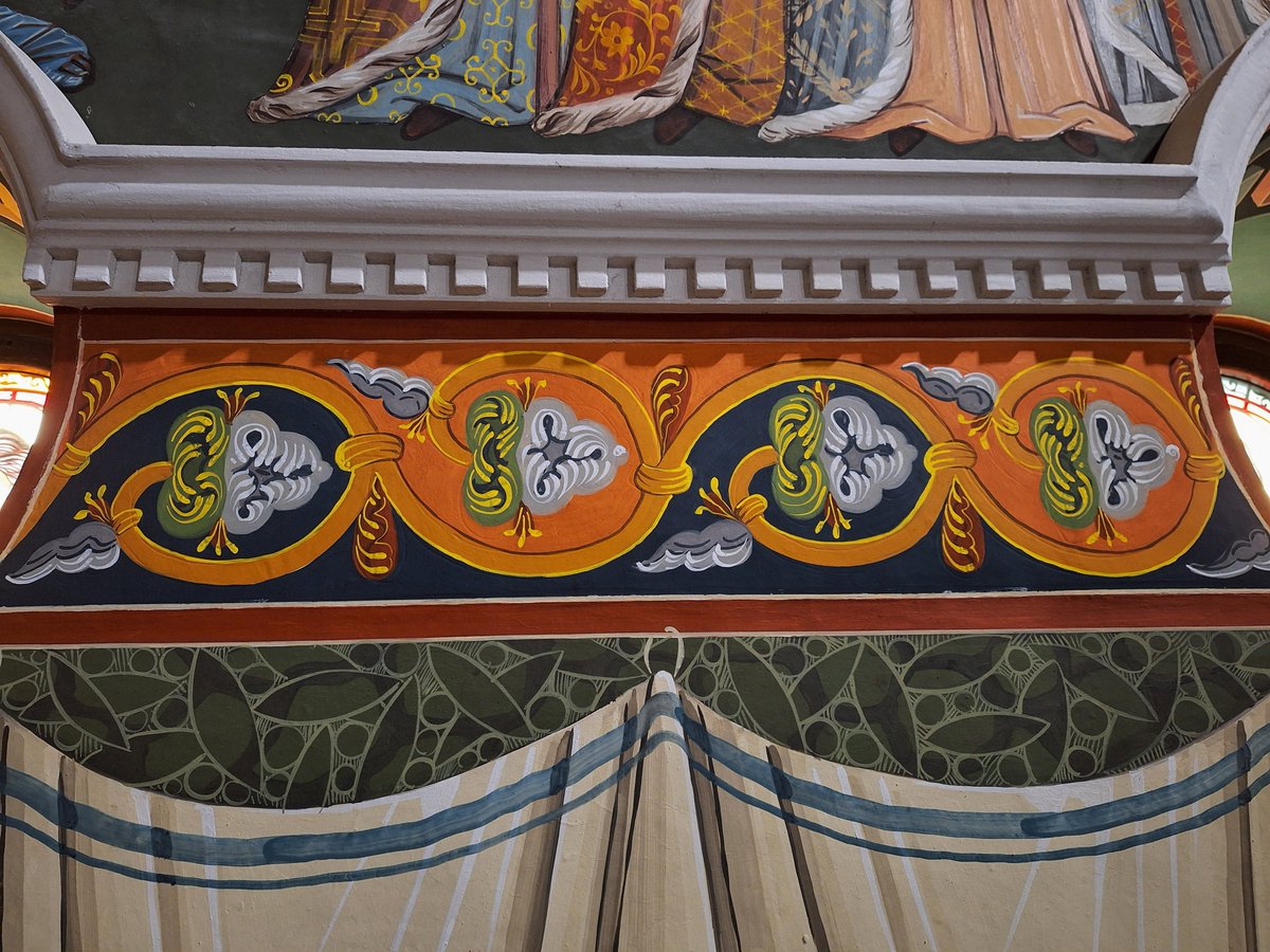 FlorinSumalan's tweet photo. Painting, Frescoes, Church, Holy Figures, Ornaments, Colors

#filmmaker #filmmaking #photography #cinematography #art #artasbeauty #paintings #frescoes #holyfigures #ornaments #church #architecture #buildings #planetearth https://t.co/iKqfcYwJ4J