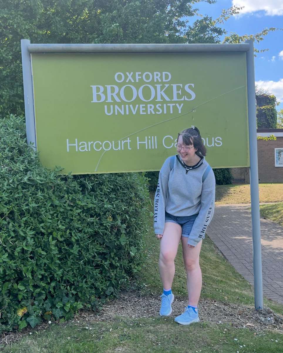 Last day of uni in 2017 as a not yet NQT who really didn’t think she’d be successful vs

Today in 2025 with 7 years of mainstream teaching under her belt, 3 years as creativity lead and now a SEN teacher 👩🏻‍🏫 ✨