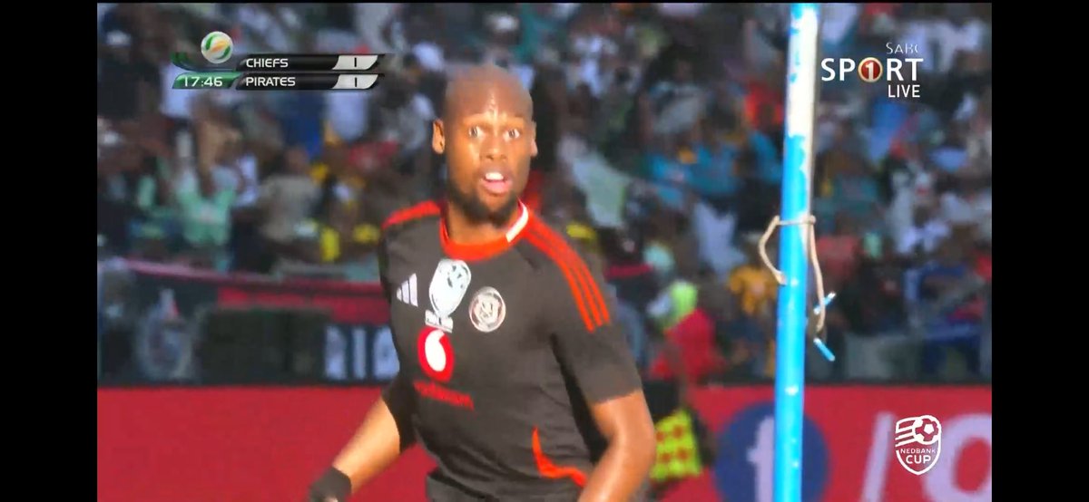 AmoolaMusic's tweet photo. @orlandopirates goal #NedbankCup #NedbankCup2025  #ShutItDown #KaizerChiefs #pirates halftime score🔥 https://t.co/kpBE9mUDdI