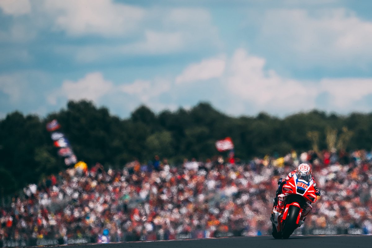 Day 2 ✌🏼
I’ll do my best to perform better tomorrow!

明日はもっと良いパフォーマンスを発揮できるよう頑張ります！

#FrenchGP #MotoGP