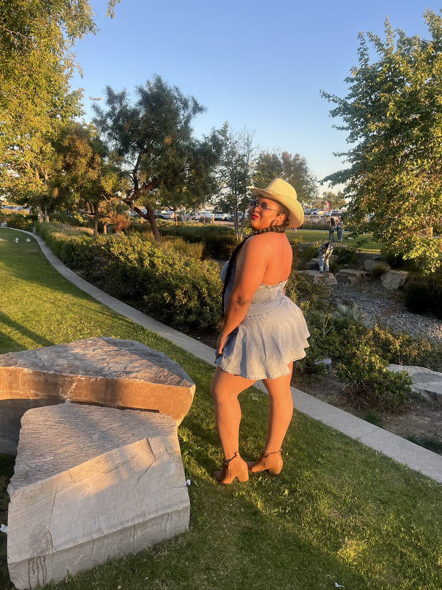 TonjaStidhum's tweet photo. Not me being a Buckle Bunny. 🤭🐰 #cowboycarter #cowboycartertour #snackish #snackpanther #cheeks https://t.co/zWkaX3noxP