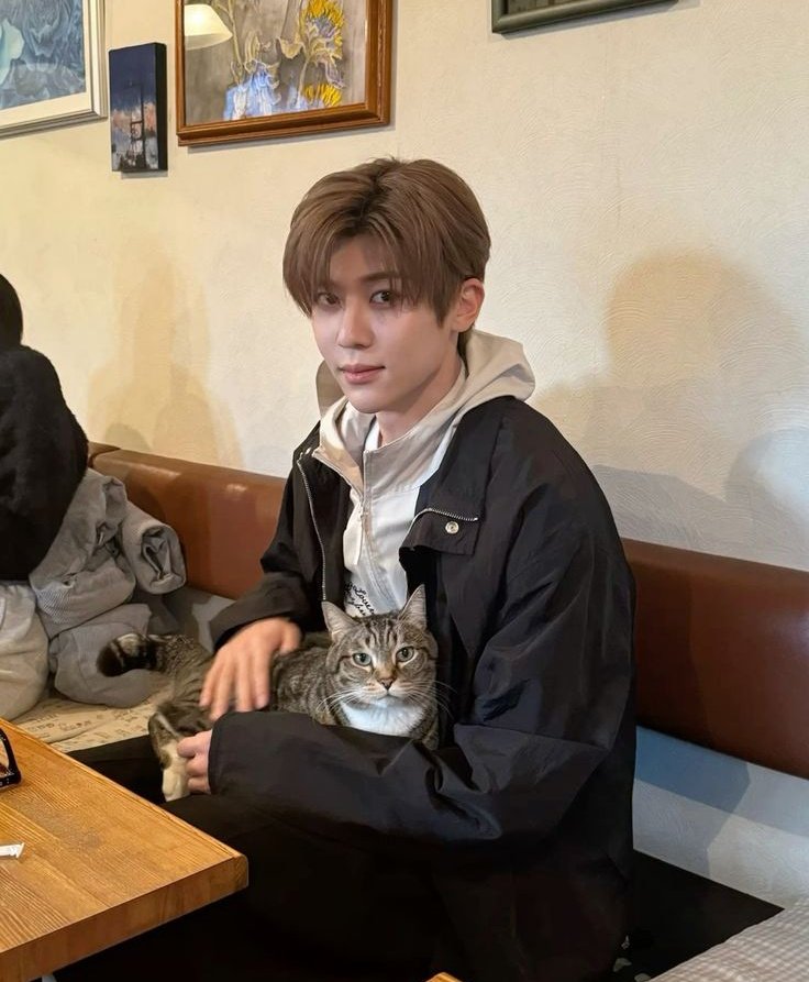 bonsoiriku's tweet photo. happiest birthday sioniee 🥰🥰🥰

#오시온_생일축하한다고야
#23TulipsForSION
#23歳おめでとうございましおん https://t.co/hpX3APhUbo