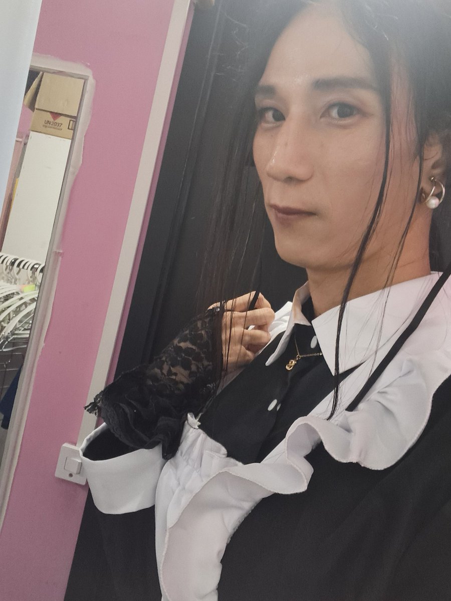 5월 10일,
메이(May), 도(10의 일어 훈독).

라서 메이드의 날이라나 뭐라나..🤣🤣