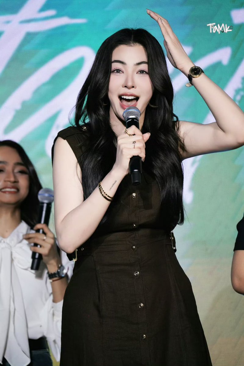 liang-maliboo (@faye990025) on Twitter photo Oh, help! Who will save me? Why are you doing this to her? Hahahaha, so cute!
FJR WITH FAYE LIVE
#FJRxFaye
#FayePeraya
<a href="/malisorn00/">Faye Malisorn</a> Oh, help! Who will save me? Why are you doing this to her? Hahahaha, so cute!
FJR WITH FAYE LIVE
#FJRxFaye
#FayePeraya
<a href="/malisorn00/">Faye Malisorn</a>