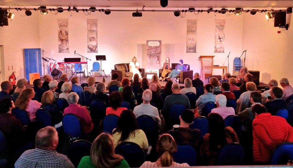 BridgeBooksDro1's tweet image. The second event last night featured three amazing women, @taramillstv @ErvineLinda and Claire Mitchell. Tara guided us through an evening of inspiration, emotion and pure passion. I loved it! Plus, my old history teacher, who is an legend, was there!