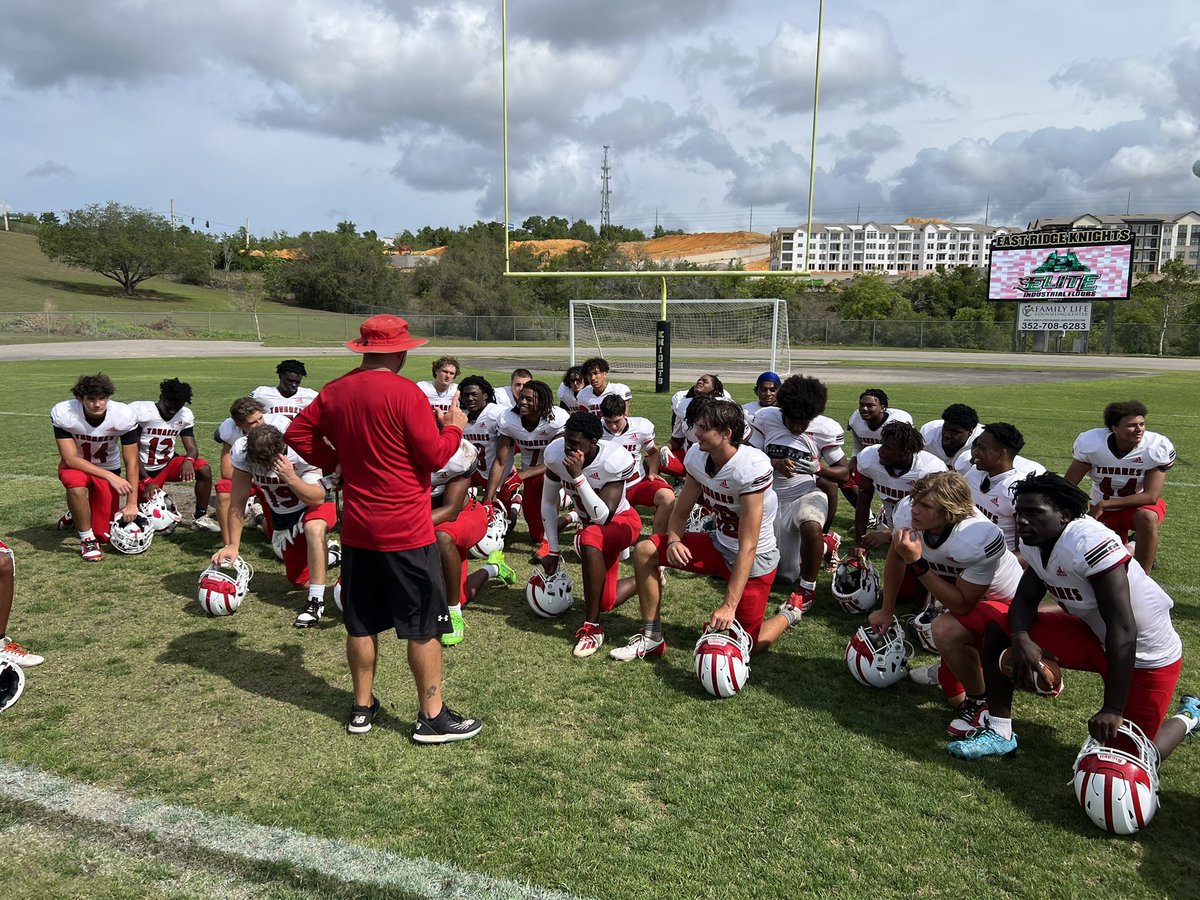 Appreciate East Ridge and their staff for inviting us out for the Officials Scrimmage this morning! The Dawgs came out and DOMINATED in the half, scoring on both offense and defense!

Now 6 days till the Spring Game Jamboree against Lake Howell &amp; Timber Creek! 

🔴⚪️ #TavaresMade